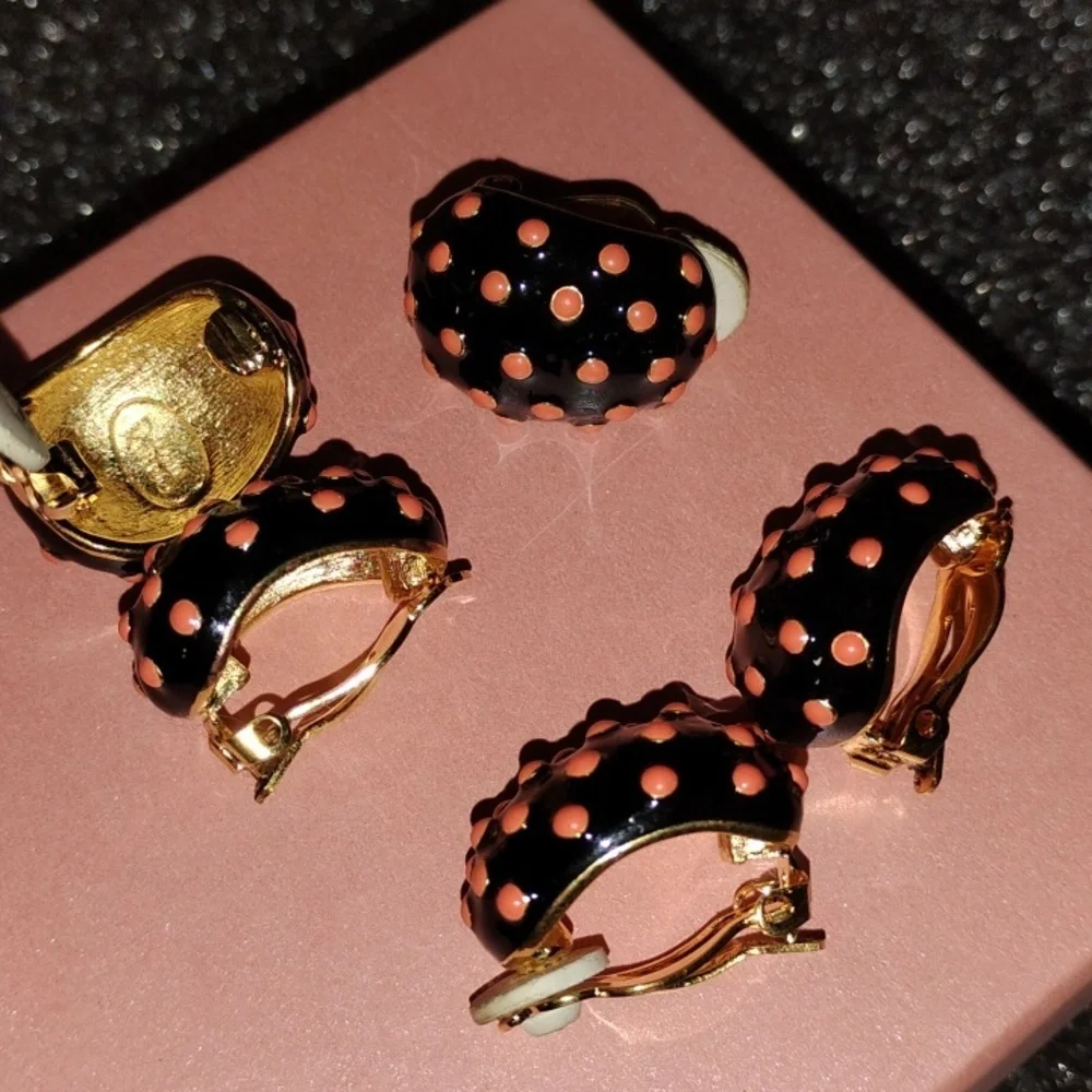 Joan Rivers Clip On Earrings - Picture 3 of 4